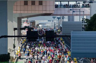 500m do mety Tokyo Marathon 2011 r.