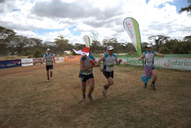 Doping kolegów na finiszu Lewa Safaricom Marathon 2010 r.