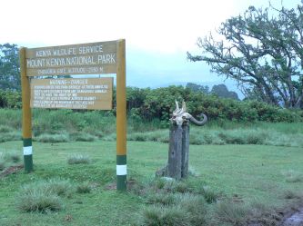 Brama wjzadowa do Parku Narodowego Mt.Kenya