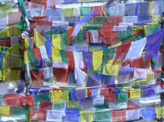 Flagi modlitewne w Himalajach