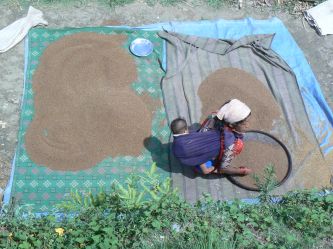 Nepalska kobieta z dzieckiem