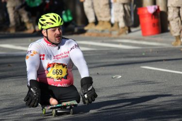 Weteran wojenny na trasie Marine Corps Marahon 2014 w Waszyngtonie